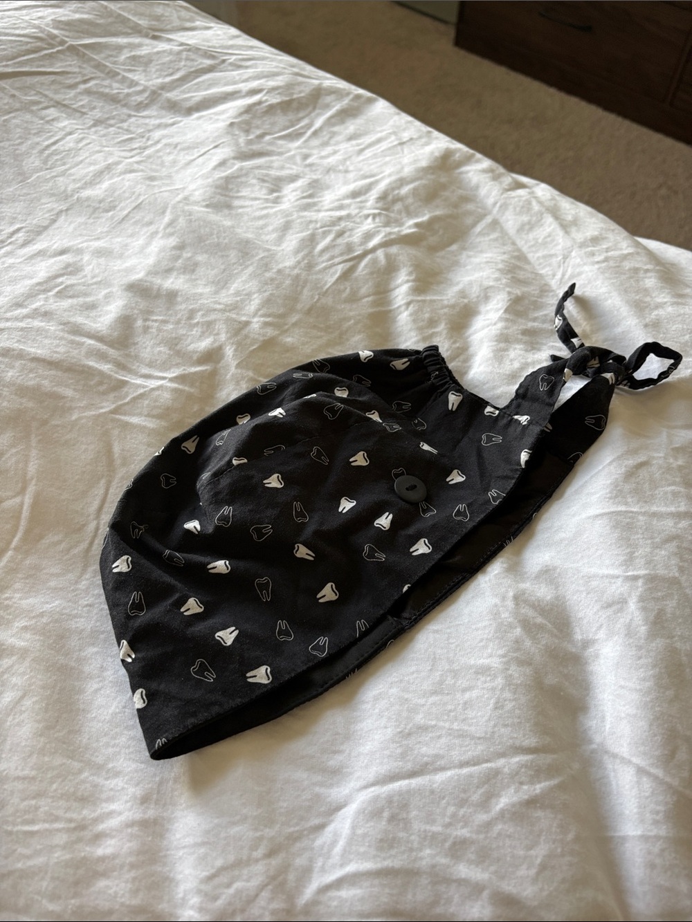 Black Tooth Pattern Scrub Cap with Button